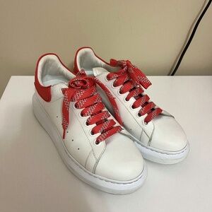 Alexander McQueen Oversized Sneaker White Coral Size: 39.5 EU